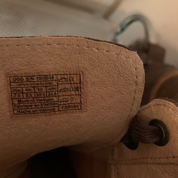 Ugg Jaxon lace boots - Picture 10 of 10